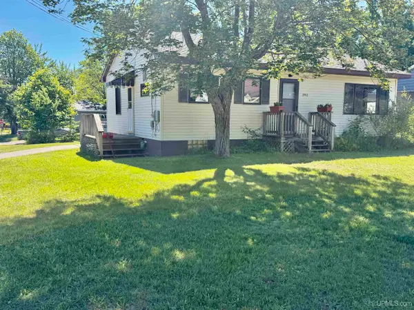 1942 Neidhart, Marquette, MI 49855