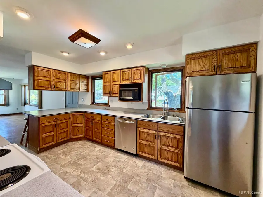 1942 Neidhart, Marquette, MI 49855 - #3