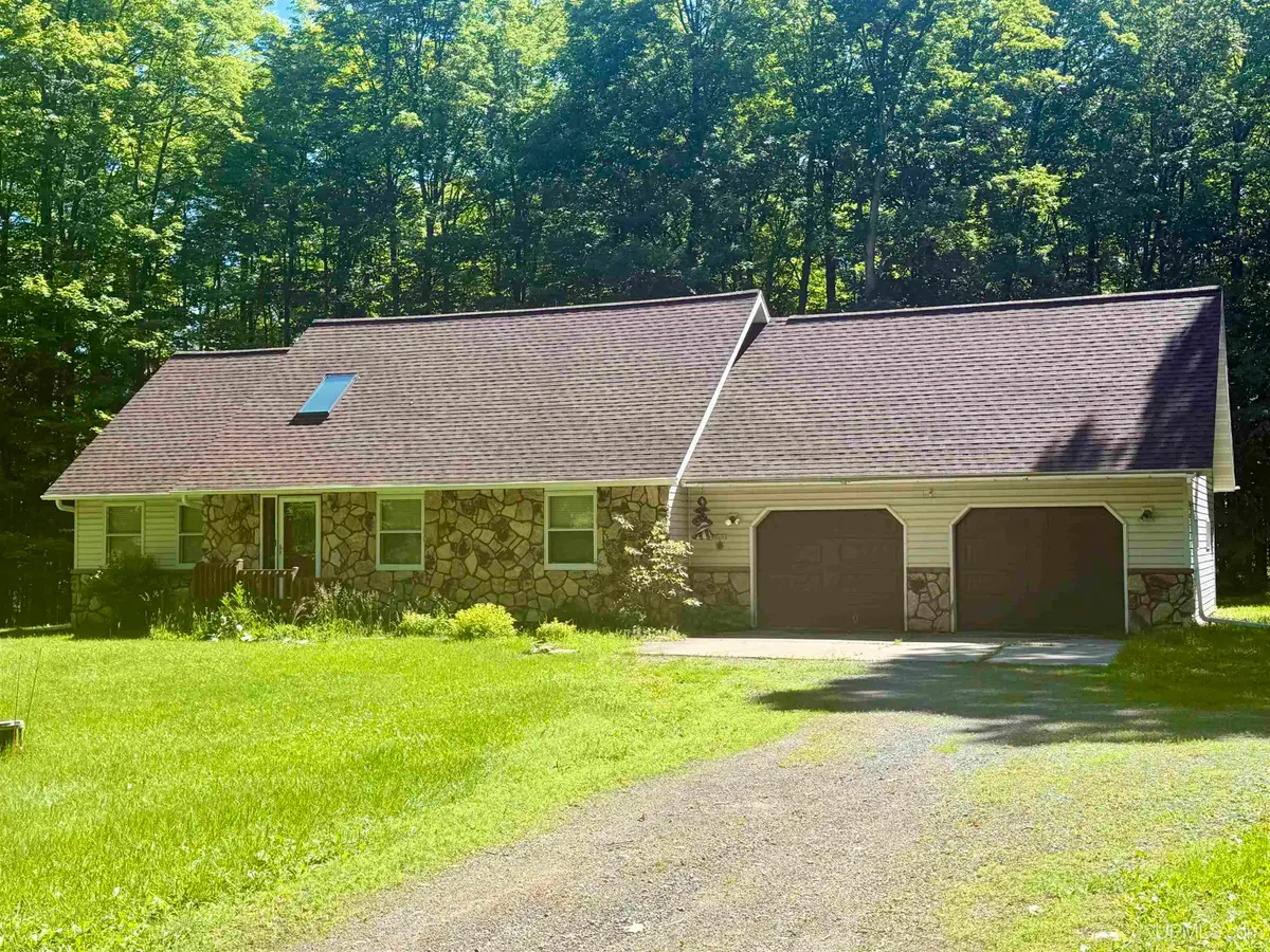 N3190 Woodland, Iron Mountain, MI 49801 - #1