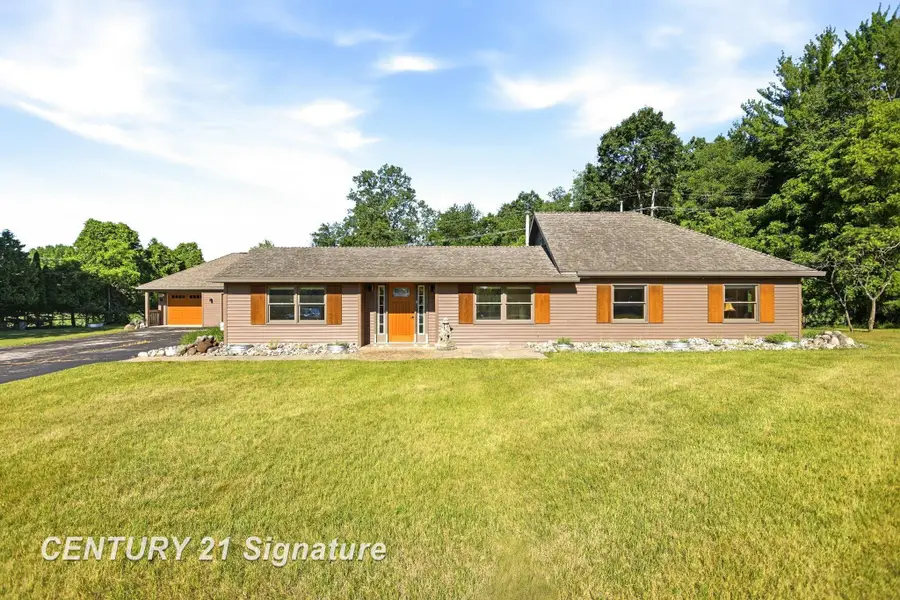 4065 N River, Freeland, MI 48623 - #2