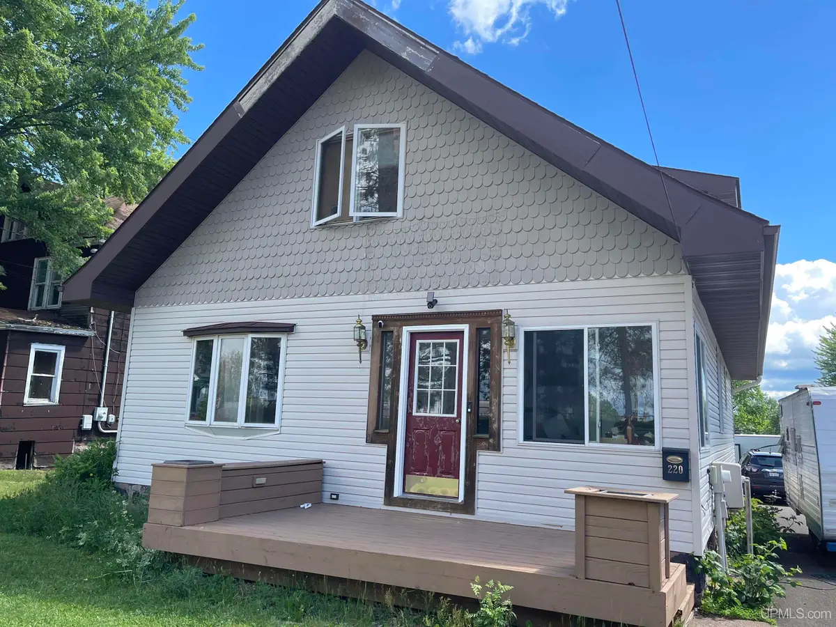 220 Park, Ironwood, MI 49938 - #1