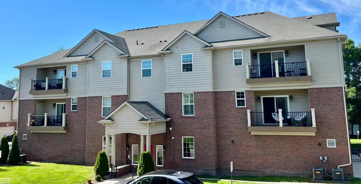 5656 Flagstaff Pines #402, Shelby, MI 48317 - #1
