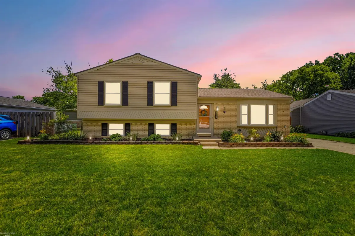 41688 Tetley Dr, Sterling Heights, MI 48313 - #1