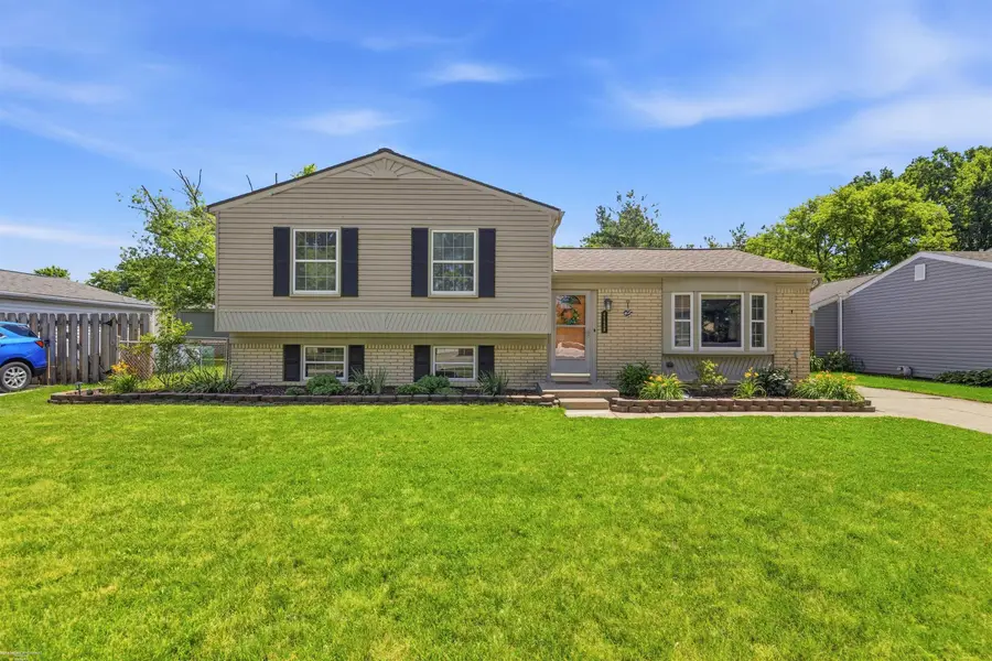 41688 Tetley Dr, Sterling Heights, MI 48313 - #2