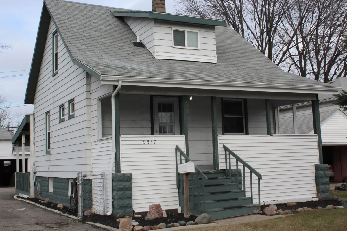 19537 E 12 Mile, Roseville, MI 48066 - #1