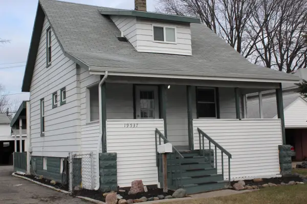 19537 E 12 Mile, Roseville, MI 48066