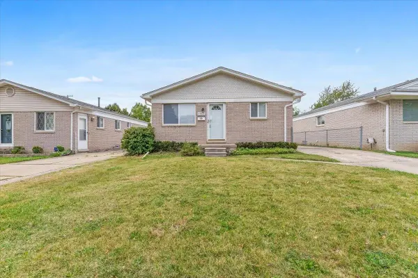 23021 Almond, Eastpointe, MI 48021