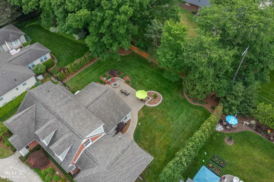 1061 N Renaud, Grosse Pointe Woods, MI 48236 - #2