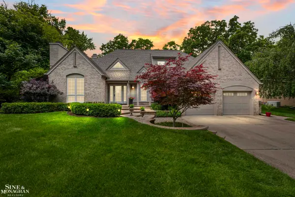 25963 Ridgewood, Farmington Hills, MI 48336