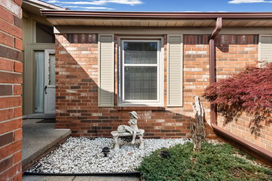 49431 Ferrisburg, Shelby, MI 48315 - #2