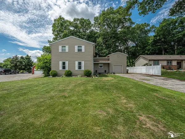3881 E Stein, La Salle, MI 48145