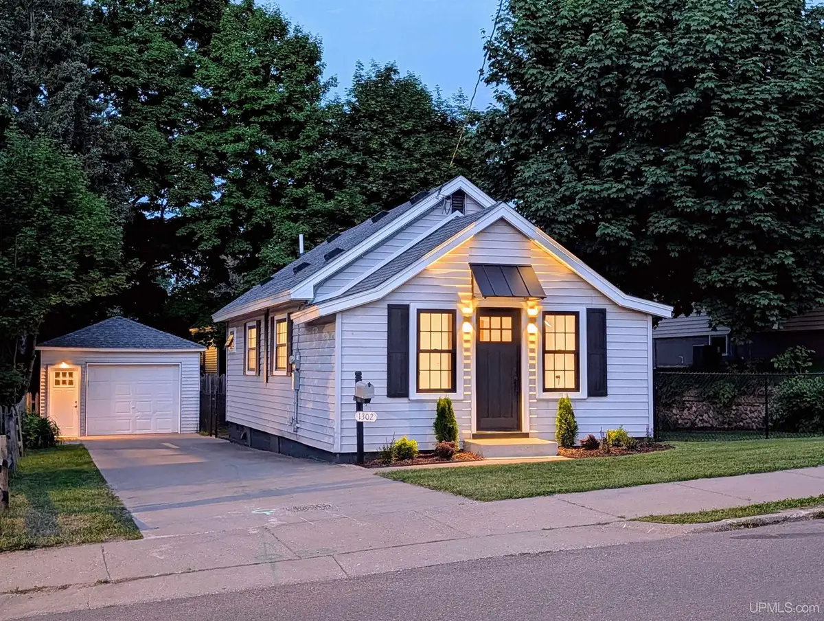 1302 Lincoln, Marquette, MI 49855 - #1