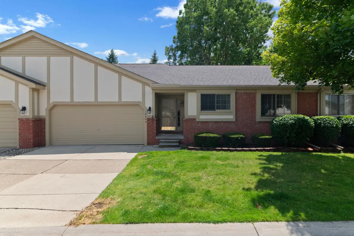 18600 Valleybrook, Clinton Township, MI 48038 - #1