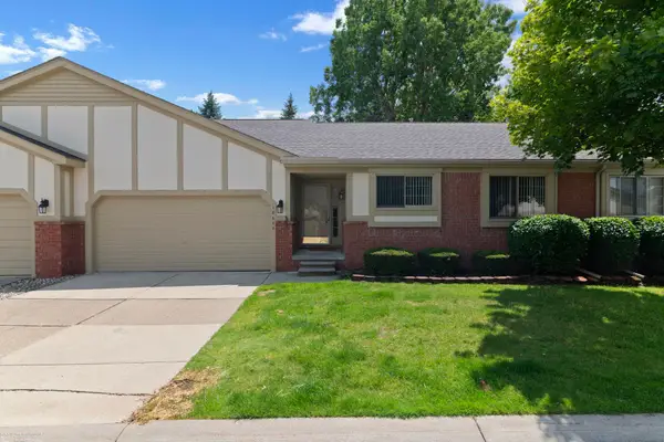 18600 Valleybrook, Clinton Township, MI 48038