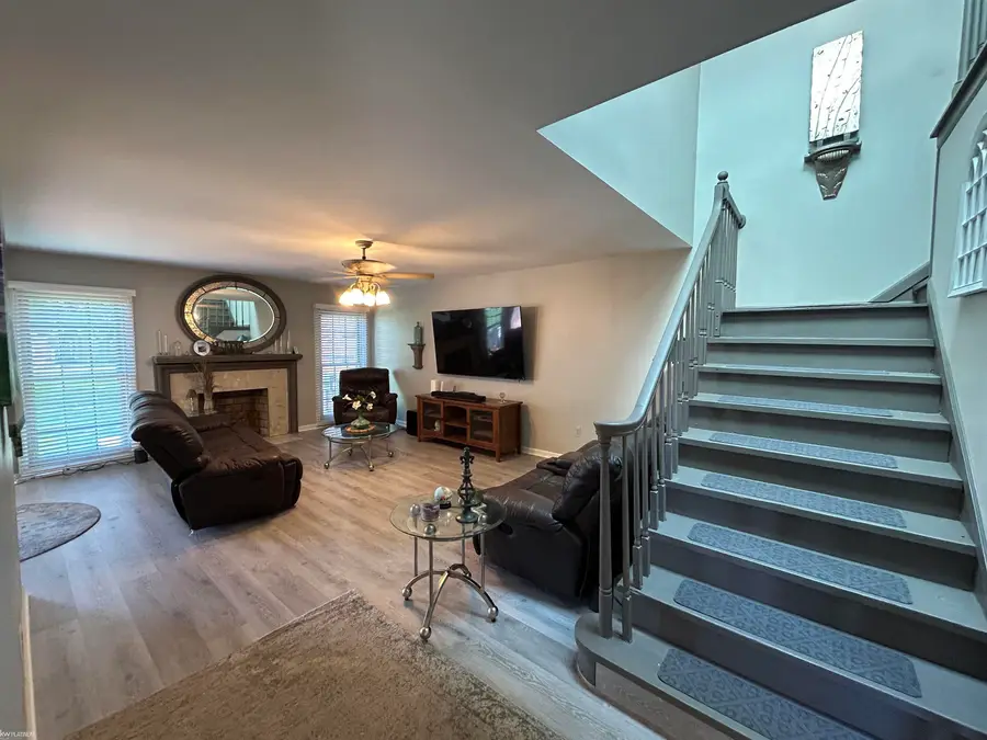 49283 Ashley, Shelby, MI 48315 - #3