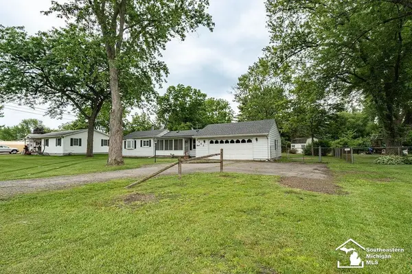3563 1st, La Salle, MI 48145