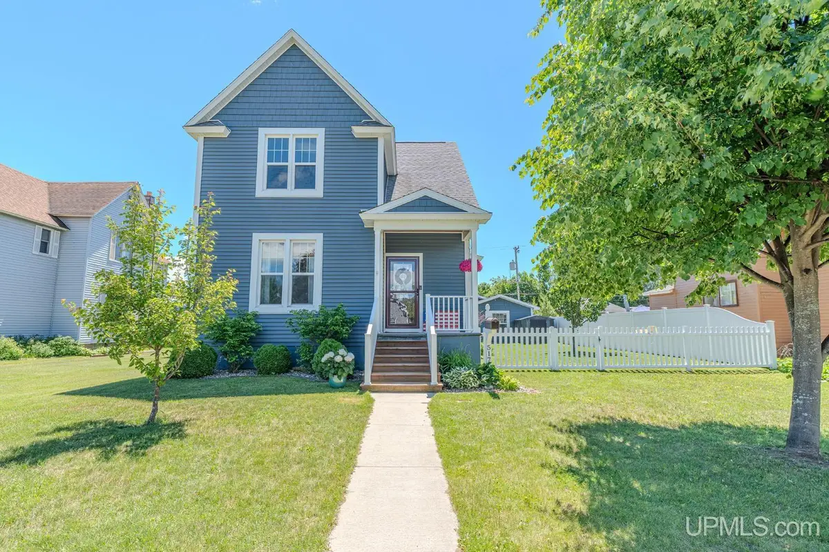 517 Wisconsin, Gladstone, MI 49837 - #1