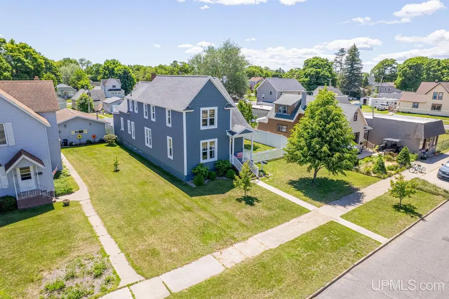 517 Wisconsin, Gladstone, MI 49837 - #2