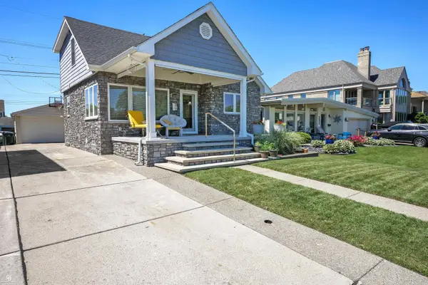 22640 Wildwood, Saint Clair Shores, MI 48081