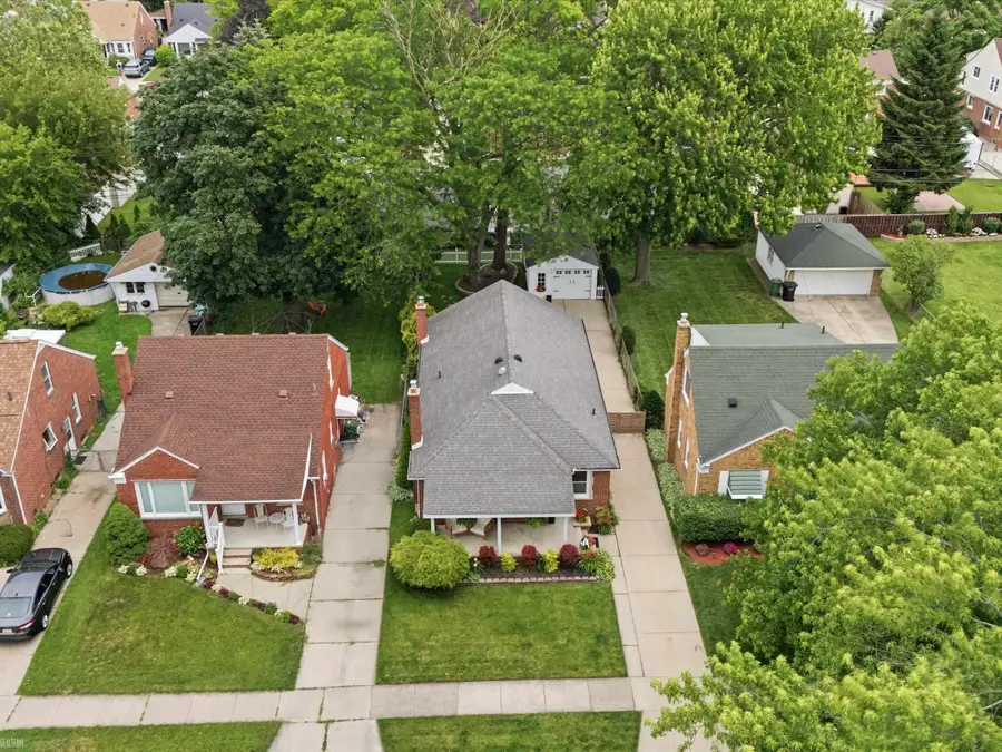 7829 Buckingham, Allen Park, MI 48101 - #3