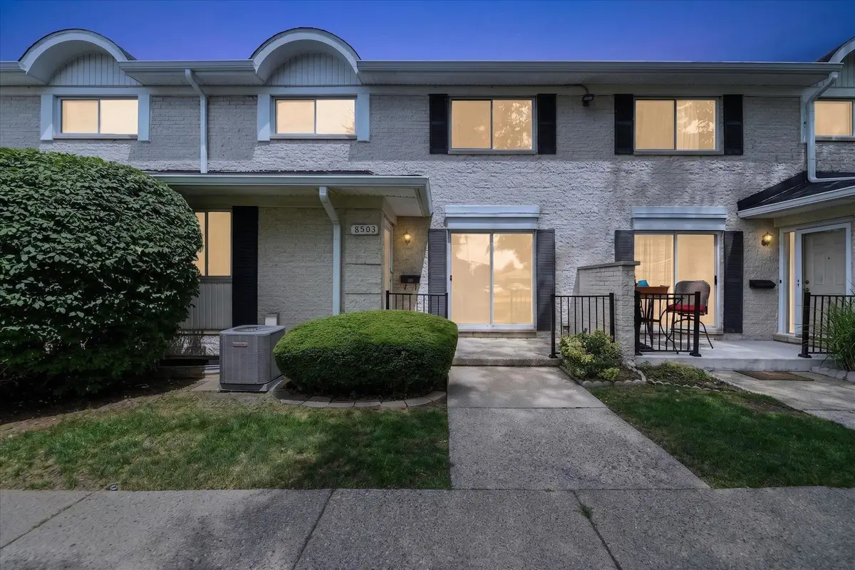8503 Winchester Dr, Sterling Heights, MI 48313 - #1