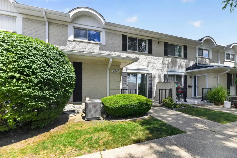 8503 Winchester Dr, Sterling Heights, MI 48313 - #3