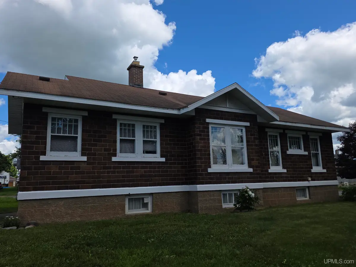 614 Roosevelt, Iron River, MI 49935 - #1