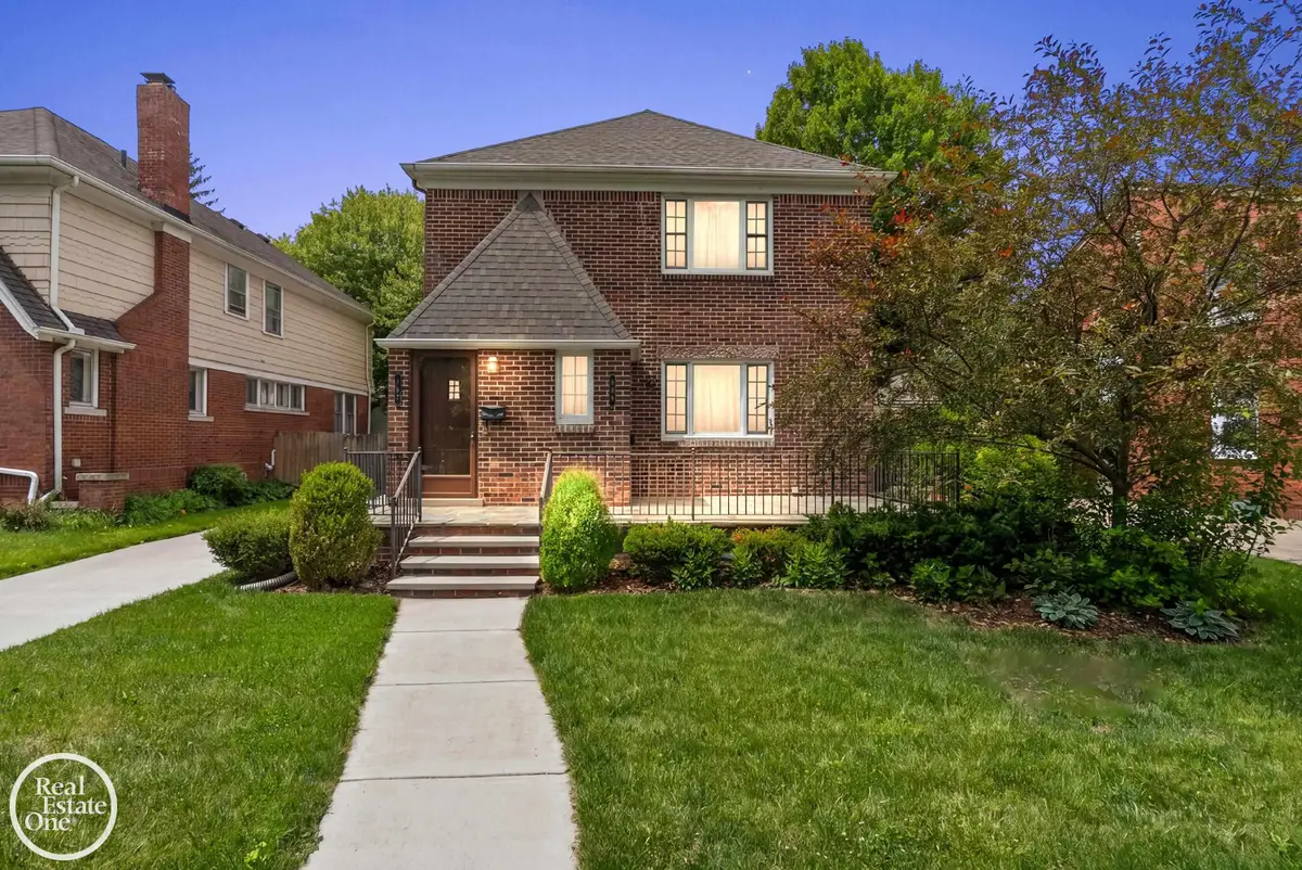897 Rivard, Grosse Pointe, MI 48230 - #1