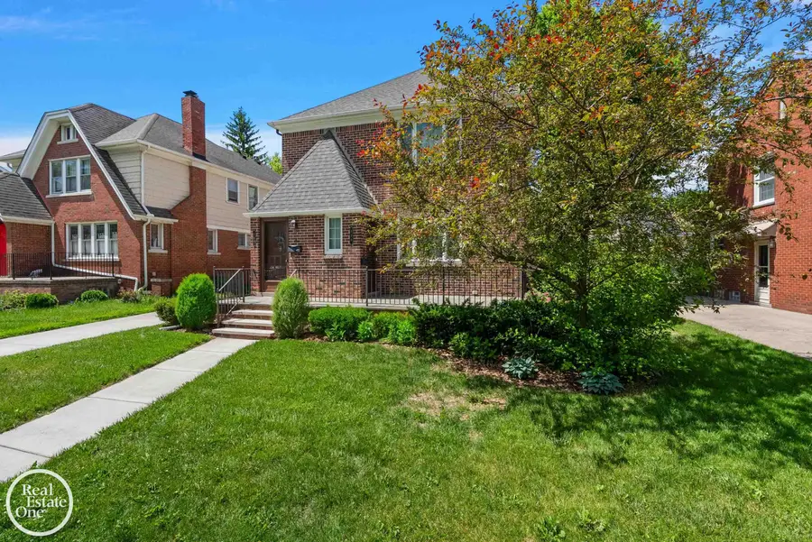 897 Rivard, Grosse Pointe, MI 48230 - #3