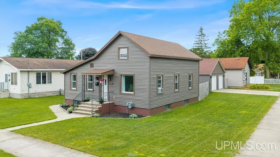202 S 3rd, Gladstone, MI 49837 - #3