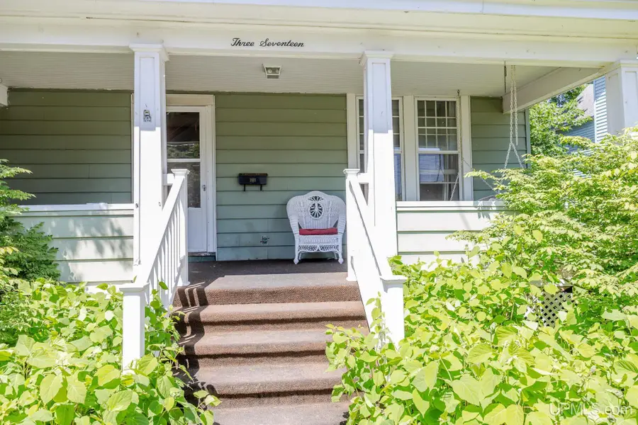 317 E Hewitt, Marquette, MI 49855 - #2