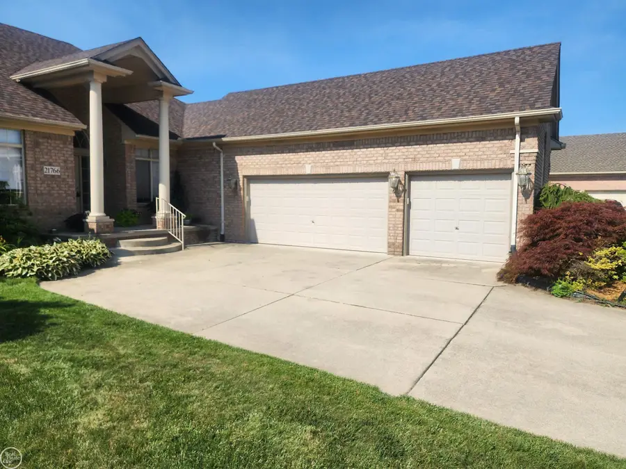 21766 Ambassador, Macomb, MI 48044 - #3