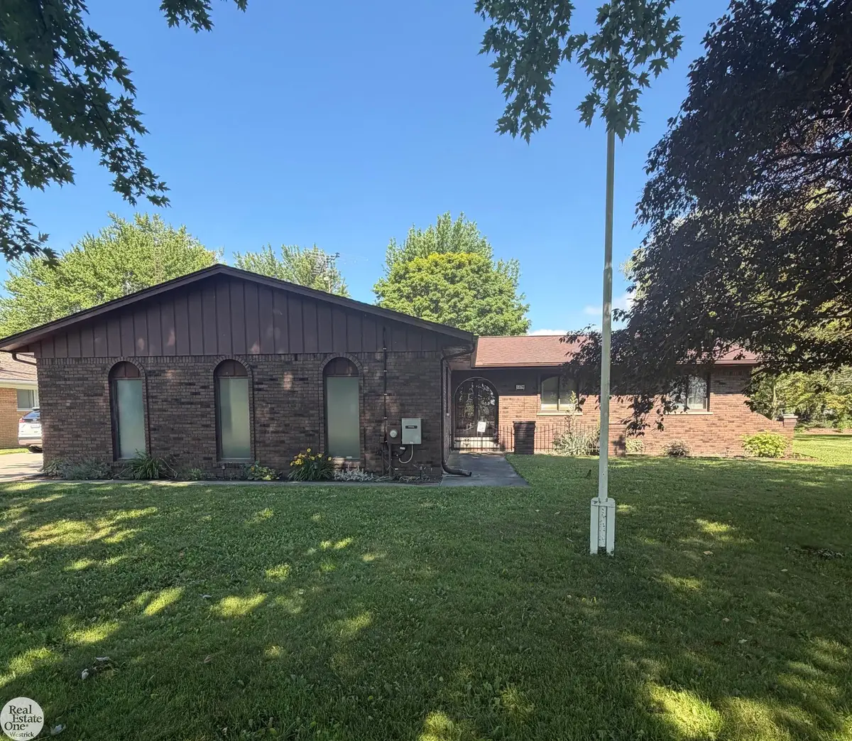 5374 Pointe, East China, MI 48054 - #1