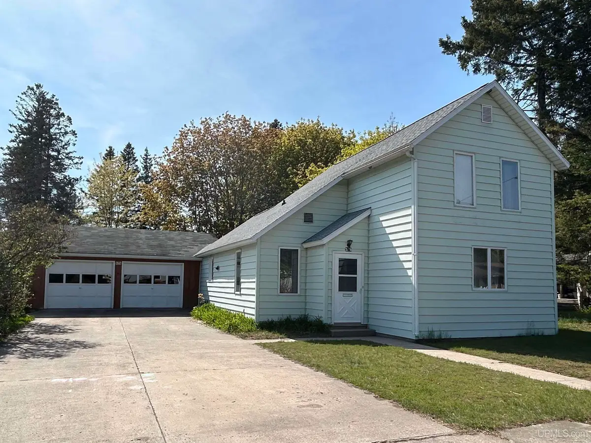 525 Delta, Manistique, MI 49854 - #1