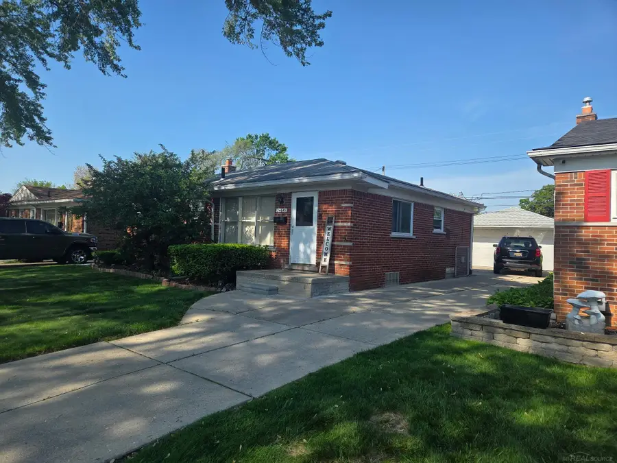 24645 Raven Avenue, Eastpointe, MI 48021 - #2