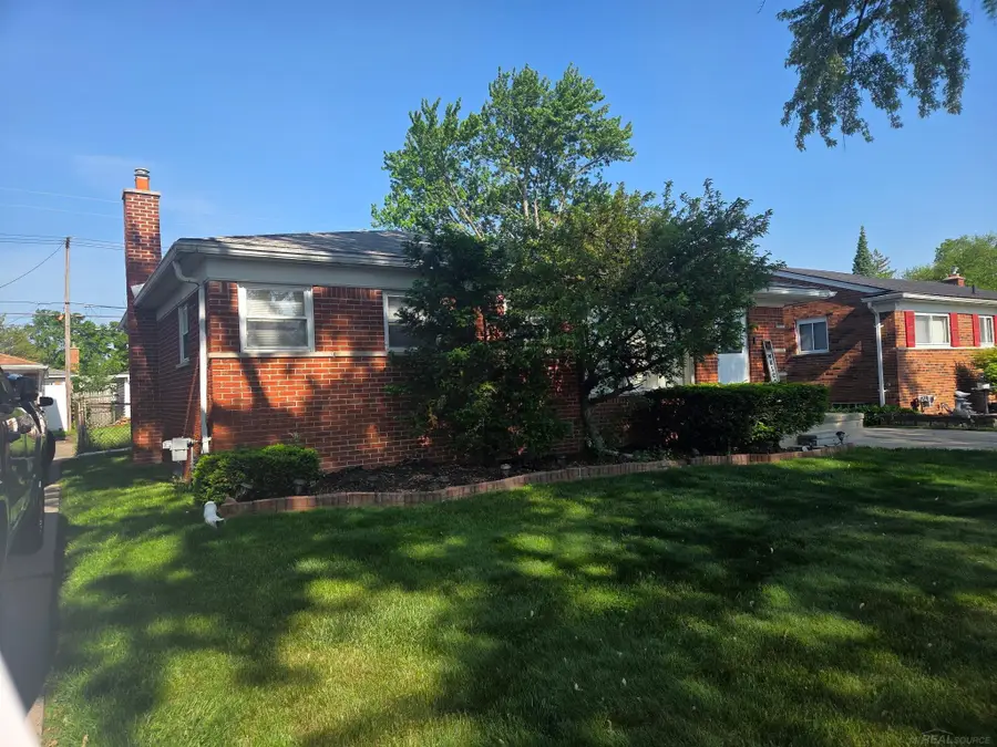 24645 Raven Avenue, Eastpointe, MI 48021 - #3
