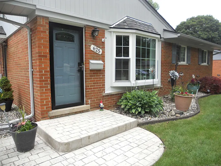 625 Rewold, Rochester, MI 48307 - #2