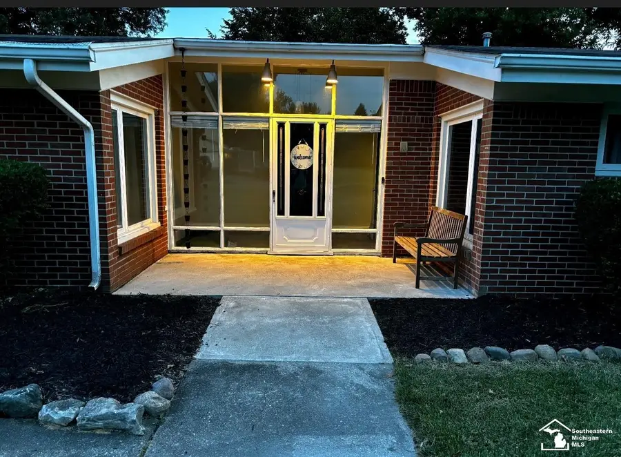 3265 Edgevale, Lambertville, MI 48144 - #3