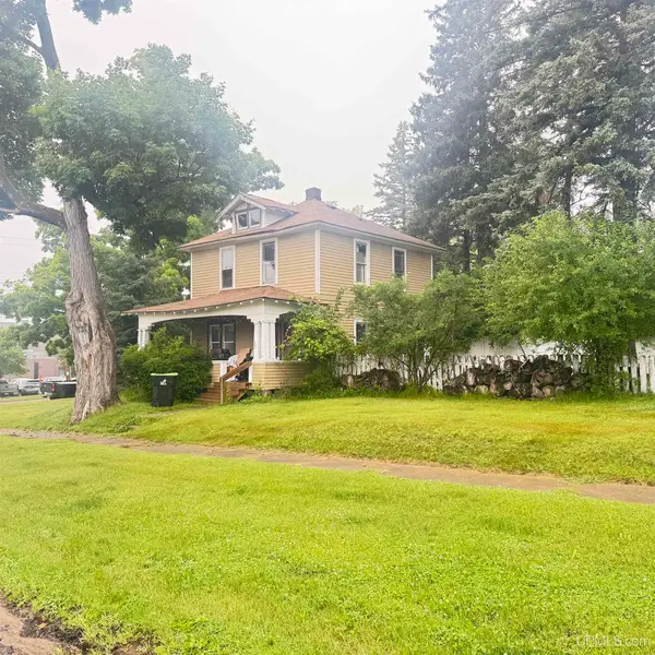 402 E D, Iron Mountain, MI 49801