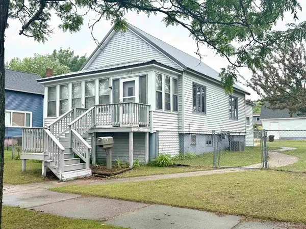 1112 Montana, Gladstone, MI 49837