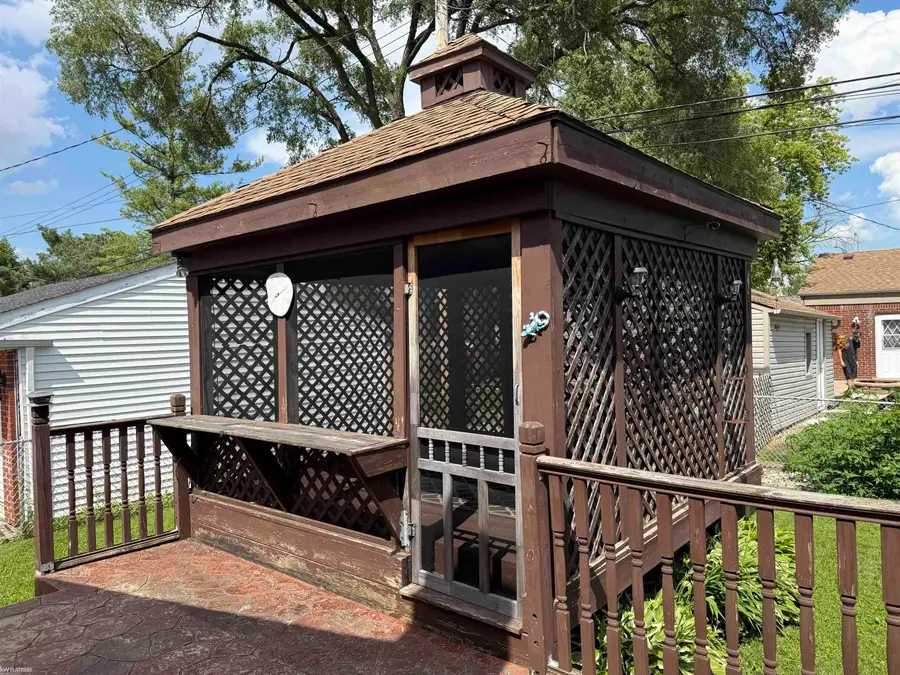 28460 Hollywood, Roseville, MI 48066 - #2