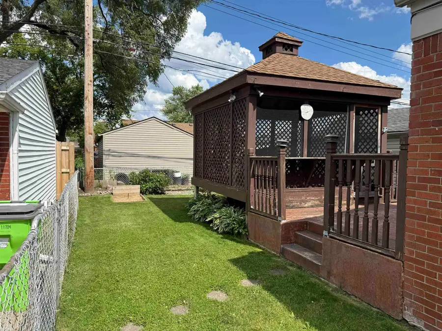 28460 Hollywood, Roseville, MI 48066 - #3