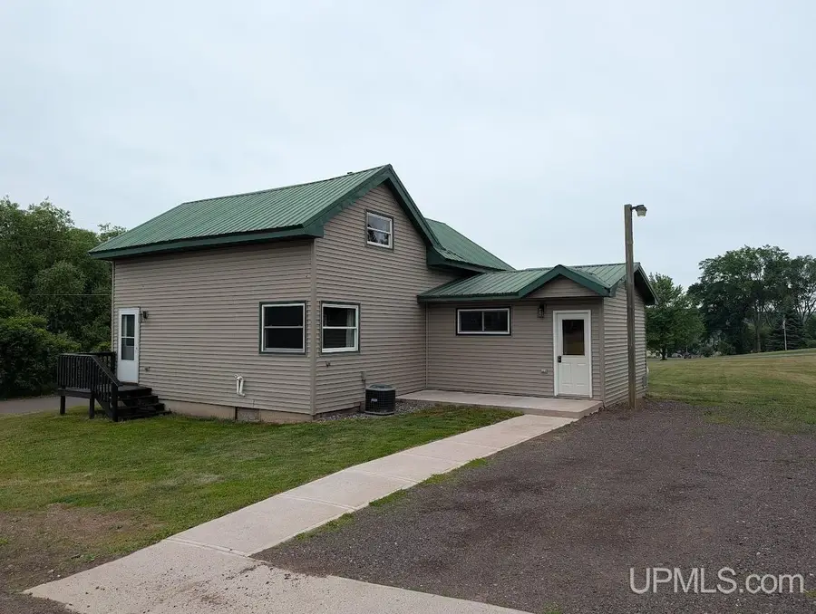 606 Mcclellan, Rockland, MI 49960 - #2