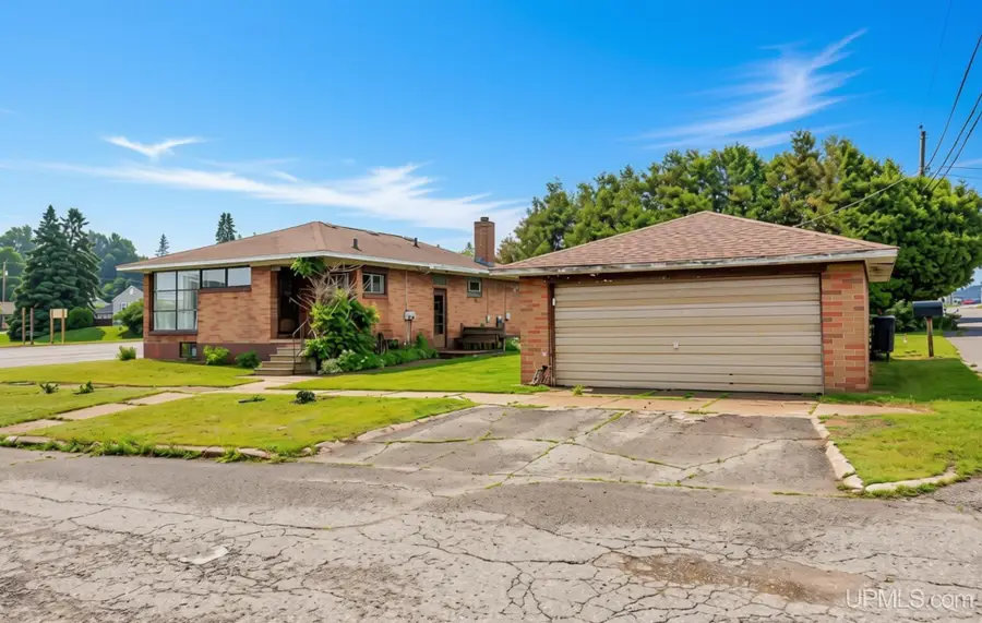 802 Palms, Ishpeming, MI 49849 - #2