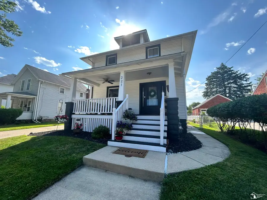 221 Borgess, Monroe, MI 48162 - #2