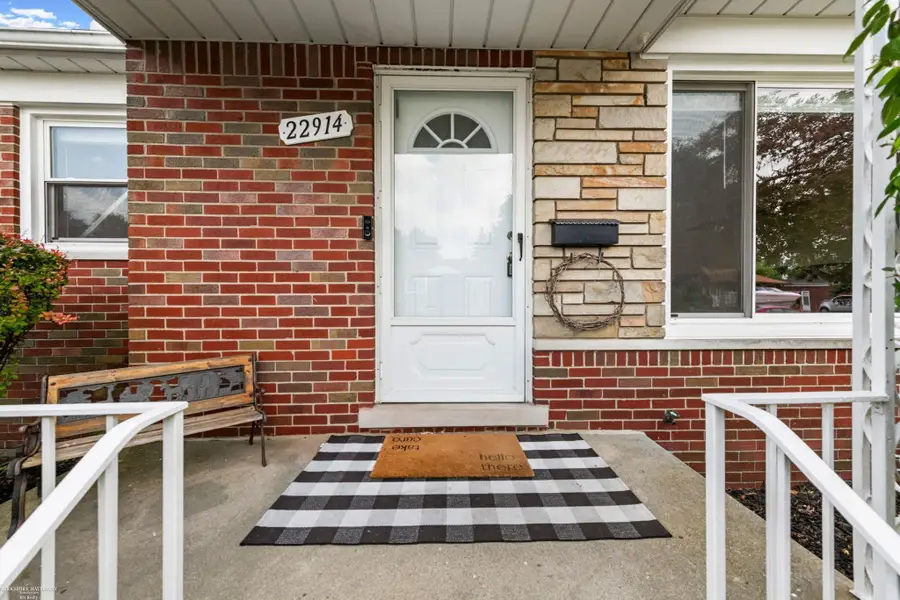 22914 Lincoln, Saint Clair Shores, MI 48082 - #2