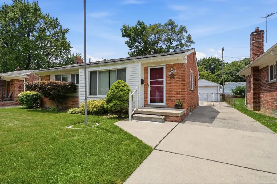 18735 Lexington, Redford, MI 48240 - #3