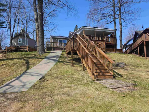 439 S Lake, Harrison, MI 48625