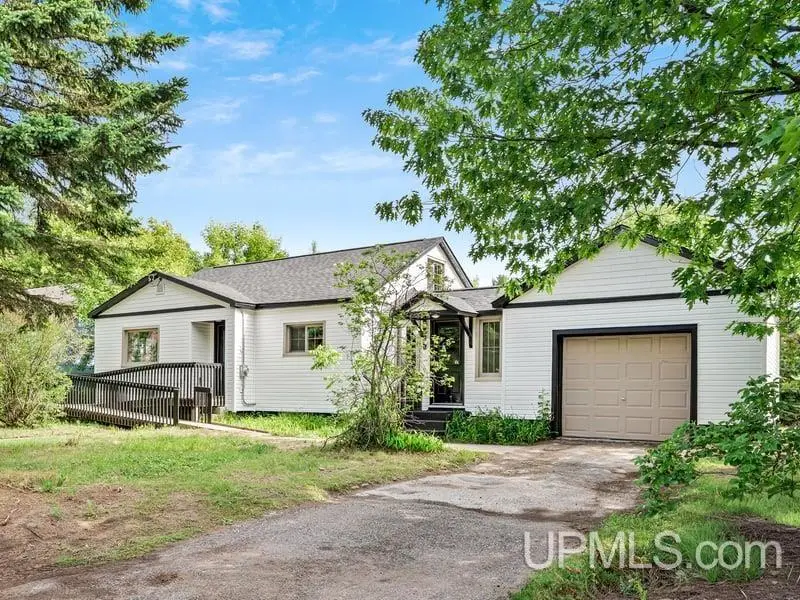 105 W Wright, Marquette, MI 49855 - #1