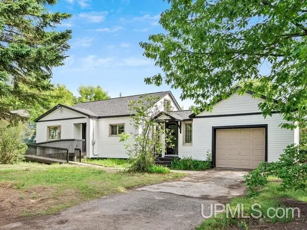 105 W Wright, Marquette, MI 49855